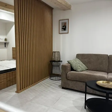 Апартаменти F2 Quartier Des Arts St Raphael Сен-Рафаель