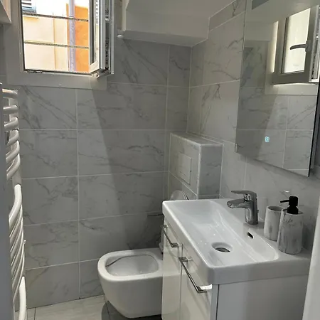 Апартаменти F2 Quartier Des Arts St Raphael