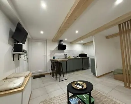 F2 Quartier Des Arts St Raphael Апартаменти *
