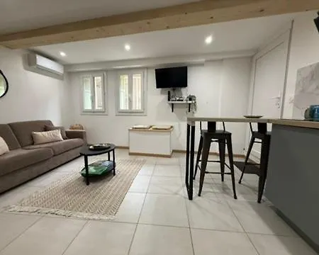 Appartement F2 Quartier Des Arts St Raphael *